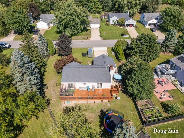 1860 Sandrel Drive, Grand Rapids, MI 49505