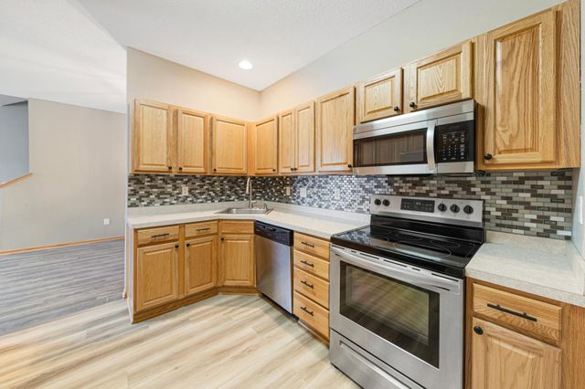 1867 Bridgewater Boulevard S, Cambridge, MN 55008