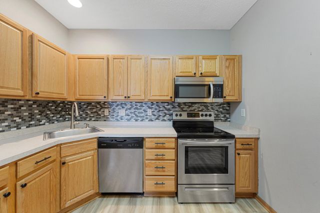 1867 Bridgewater Boulevard S, Cambridge, MN 55008