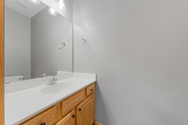 1867 Bridgewater Boulevard S, Cambridge, MN 55008