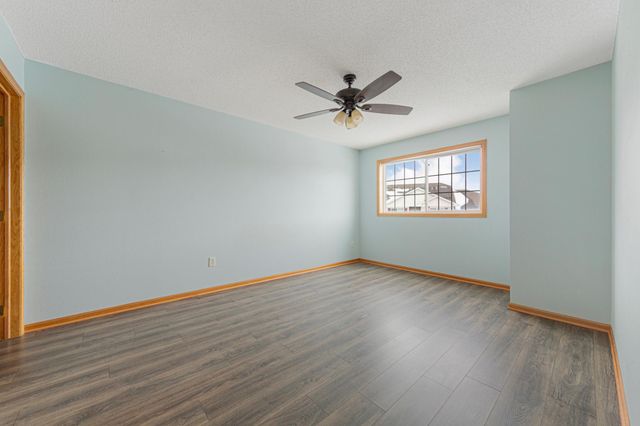 1867 Bridgewater Boulevard S, Cambridge, MN 55008