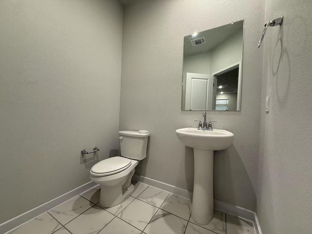 605 W South ST 31, Leander, TX 78641