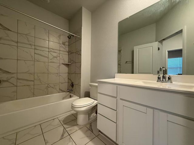 605 W South ST 31, Leander, TX 78641