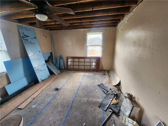 2667 Puckety Dr, Export, PA 15632