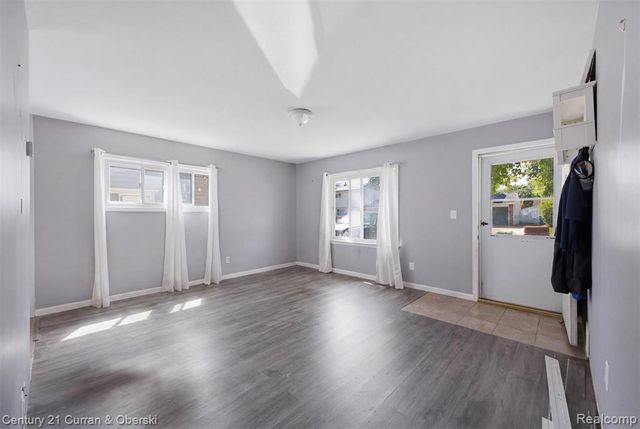 34834 Richard Street, Wayne, MI 48184
