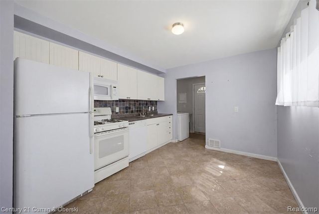 34834 Richard Street, Wayne, MI 48184