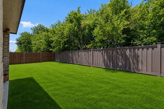 9916 Mescalbean Boulevard, Fort Worth, TX 76036