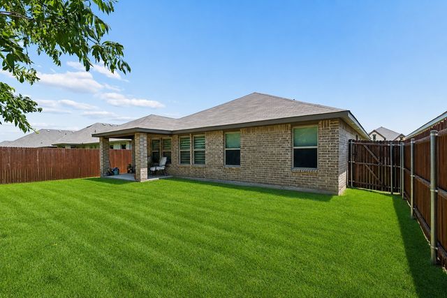9916 Mescalbean Boulevard, Fort Worth, TX 76036