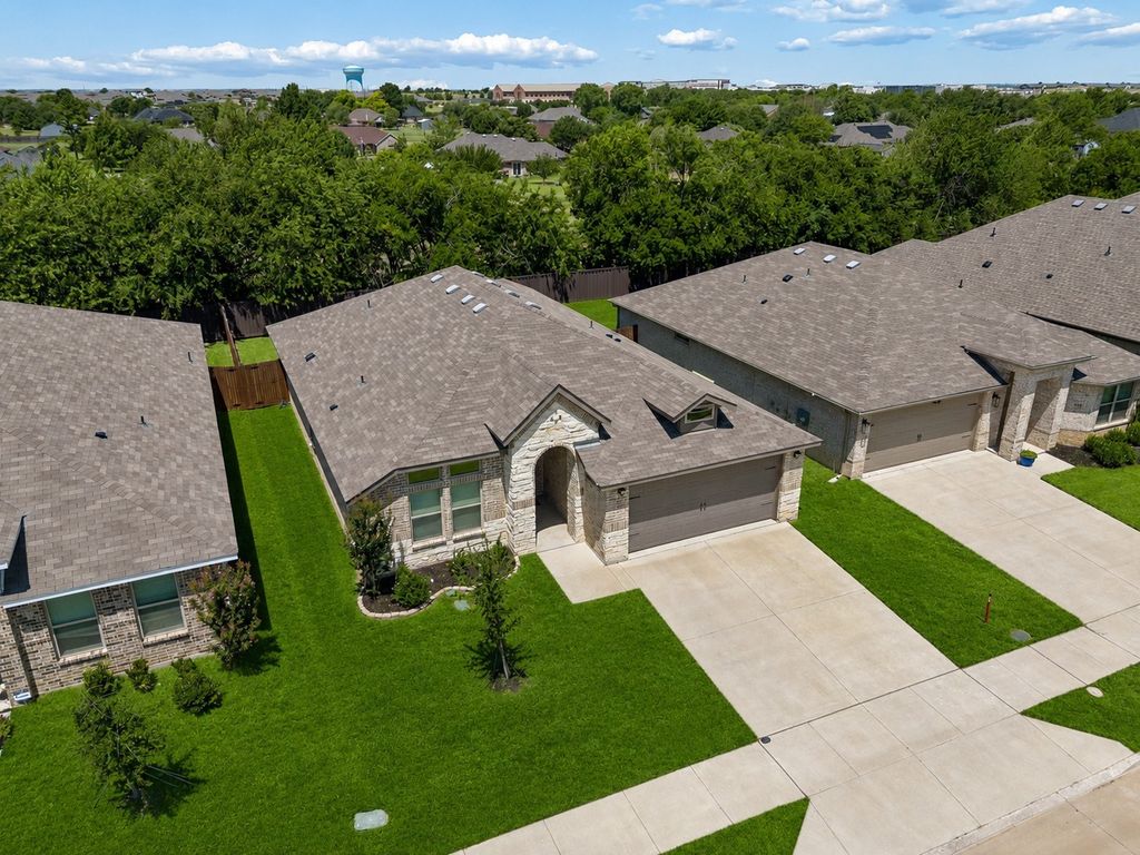 9916 Mescalbean Boulevard, Fort Worth, TX 76036
