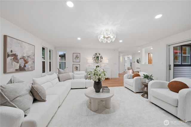 23345 NE 24th Place, Sammamish, WA 98074