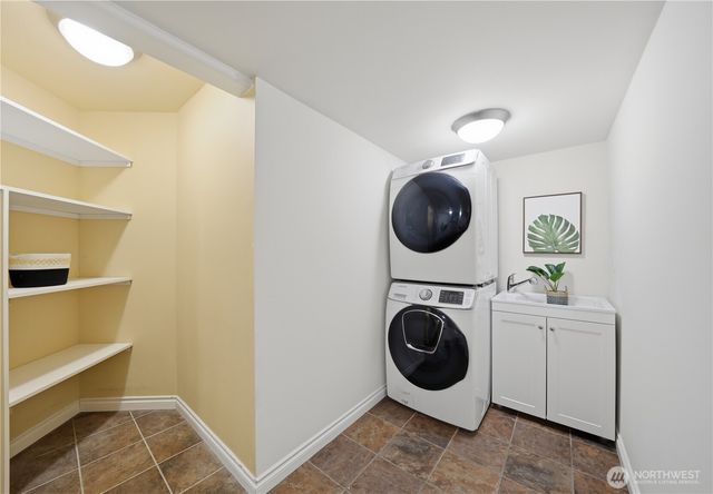 23345 NE 24th Place, Sammamish, WA 98074