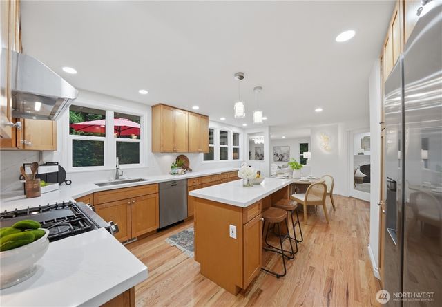 23345 NE 24th Place, Sammamish, WA 98074