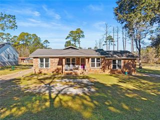 13545 Lyons Avenue, Bayou La Batre, AL 36509
