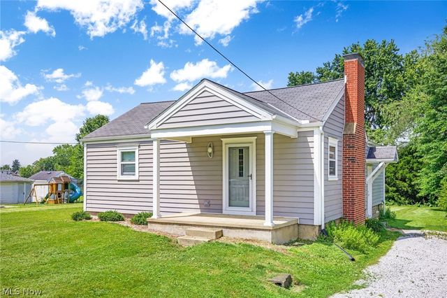 4089 Addison Avenue NE, Louisville, OH 44641