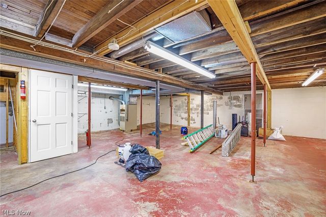 4089 Addison Avenue NE, Louisville, OH 44641