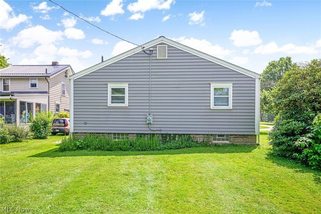 4089 Addison Avenue NE, Louisville, OH 44641