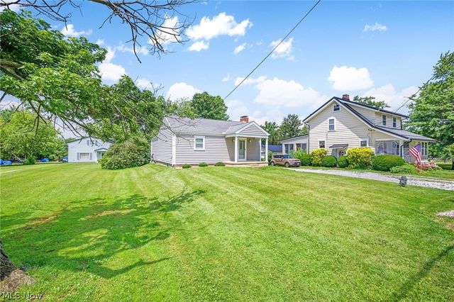 4089 Addison Avenue NE, Louisville, OH 44641