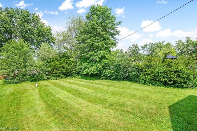 4089 Addison Avenue NE, Louisville, OH 44641