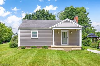 4089 Addison Avenue NE, Louisville, OH 44641