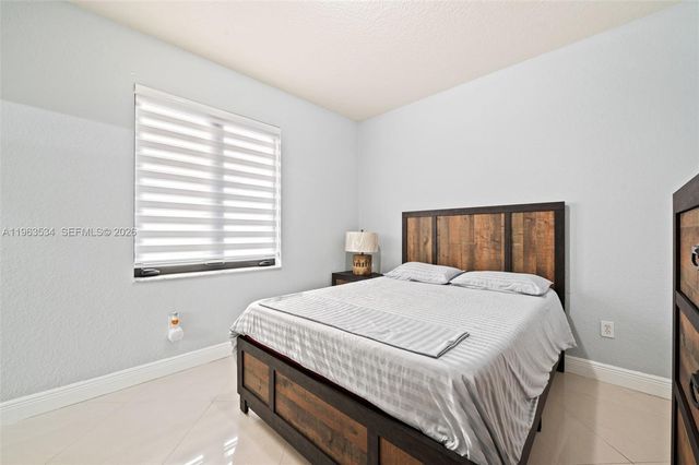 18563 SW 49th St, Miramar, FL 33029