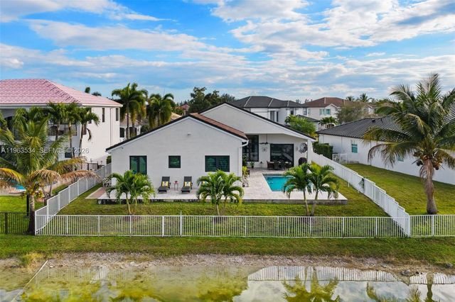 18563 SW 49th St, Miramar, FL 33029