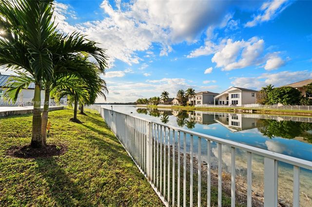 18563 SW 49th St, Miramar, FL 33029