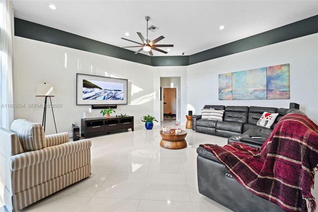 18563 SW 49th St, Miramar, FL 33029