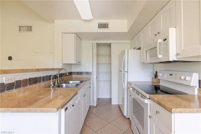 12561 Equestrian CIR 802, Fort Myers, FL 33907