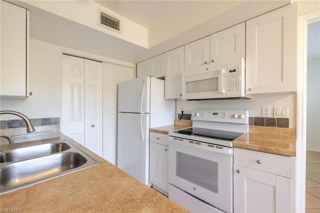 12561 Equestrian CIR 802, Fort Myers, FL 33907