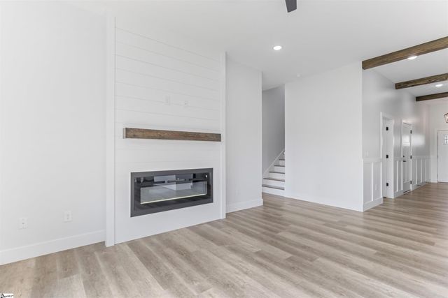 2019 Meadow Glen Court, Chesnee, SC 29323