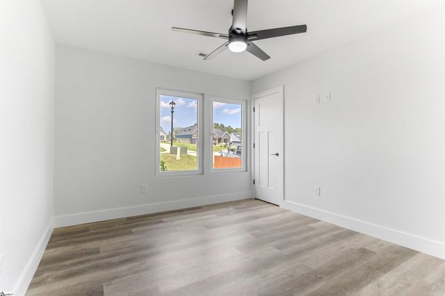 2019 Meadow Glen Court, Chesnee, SC 29323