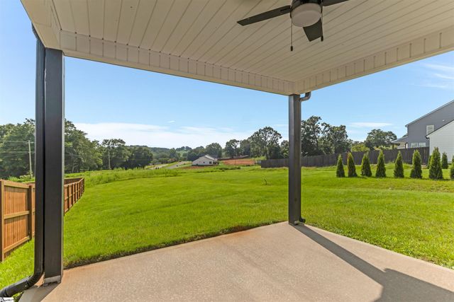2019 Meadow Glen Court, Chesnee, SC 29323