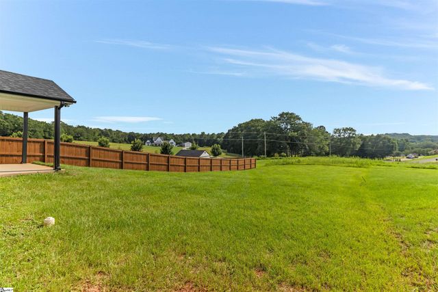 2019 Meadow Glen Court, Chesnee, SC 29323