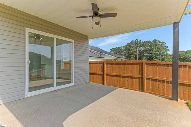 2019 Meadow Glen Court, Chesnee, SC 29323