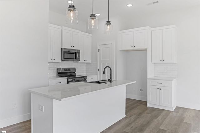2019 Meadow Glen Court, Chesnee, SC 29323