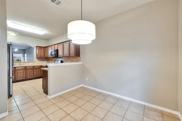 466 Dark Horse LN, Buda, TX 78610