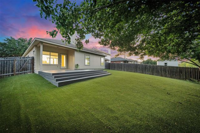 466 Dark Horse LN, Buda, TX 78610