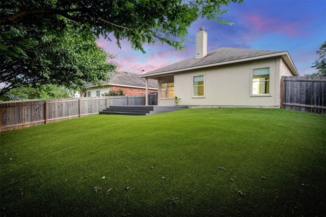 466 Dark Horse LN, Buda, TX 78610