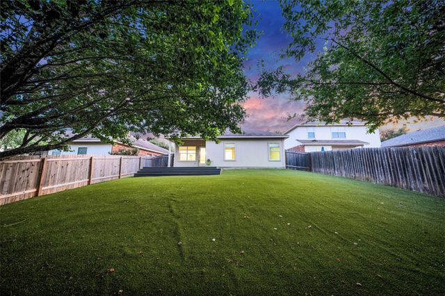 466 Dark Horse LN, Buda, TX 78610