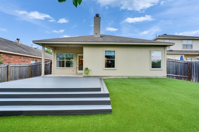 466 Dark Horse LN, Buda, TX 78610