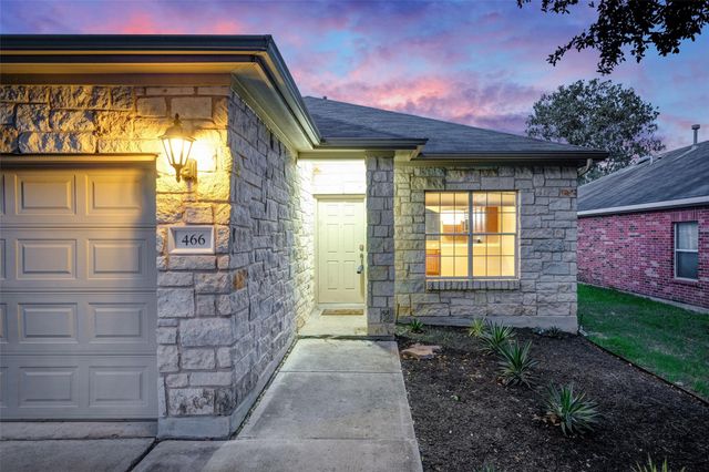 466 Dark Horse LN, Buda, TX 78610