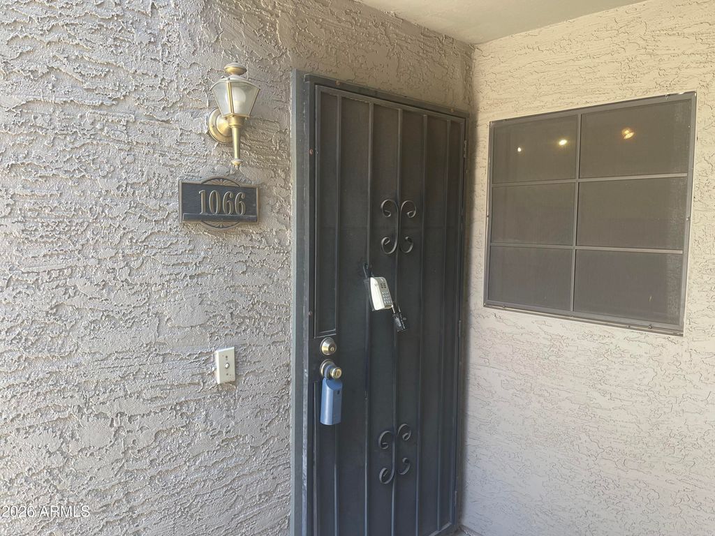 533 W GUADALUPE Road 1066, Mesa, AZ 85210
