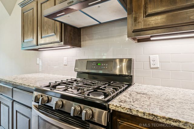 5410 Skylane Drive, Sand Springs, OK 74063
