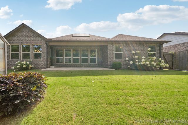 5410 Skylane Drive, Sand Springs, OK 74063