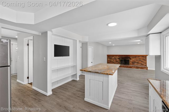 30310 Valenti Drive, Warren, MI 48088