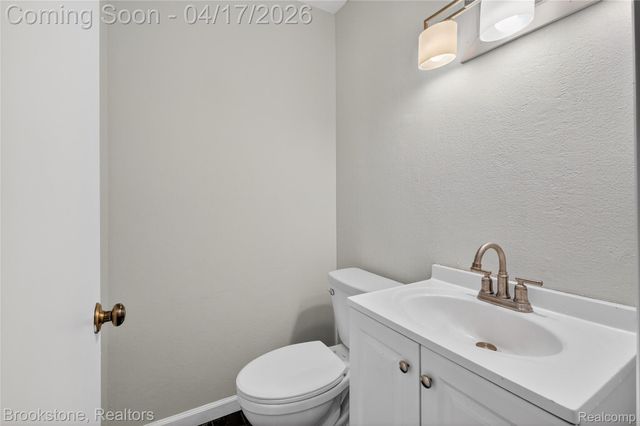 30310 Valenti Drive, Warren, MI 48088