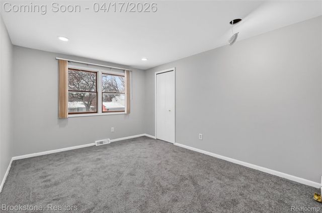 30310 Valenti Drive, Warren, MI 48088