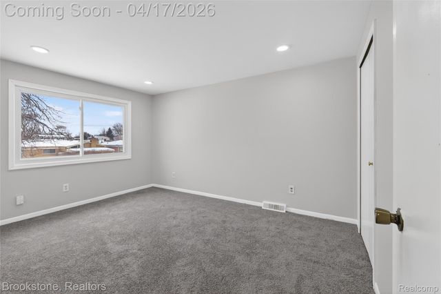 30310 Valenti Drive, Warren, MI 48088