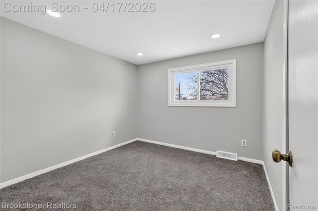 30310 Valenti Drive, Warren, MI 48088