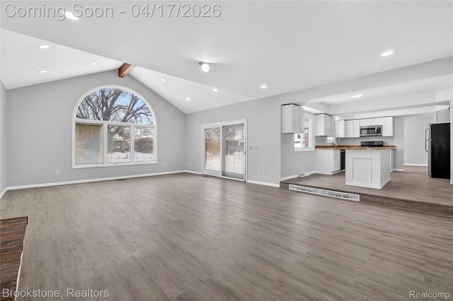 30310 Valenti Drive, Warren, MI 48088